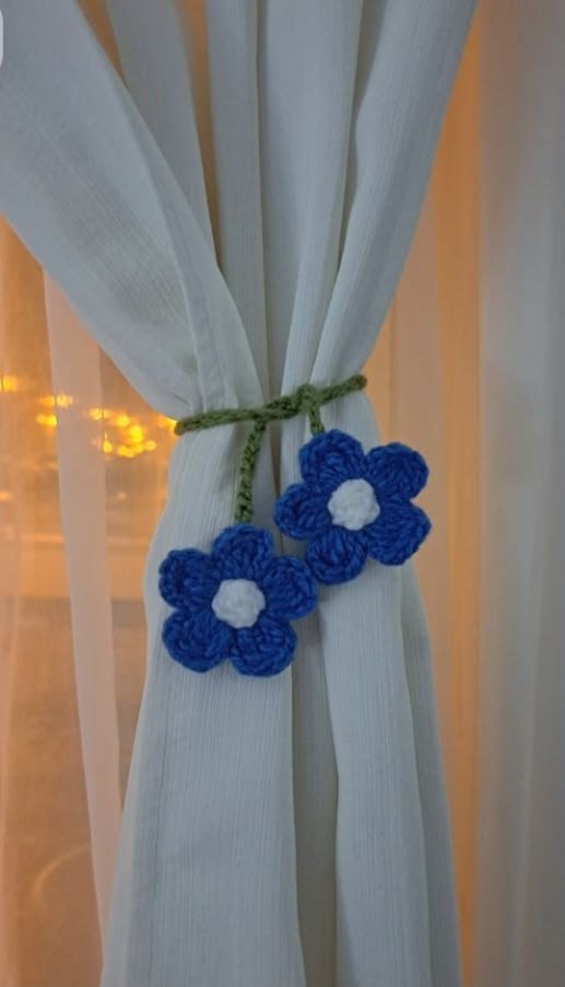 Bluebell Curtain Tieback